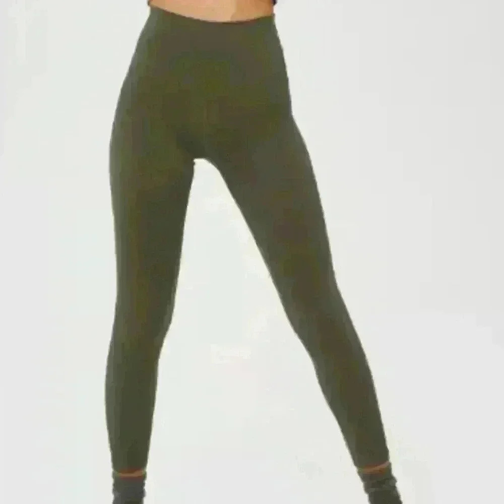 Offline by Aerie Green Real Me High Waisted V-Seam 7/8 Leggings Size S Short